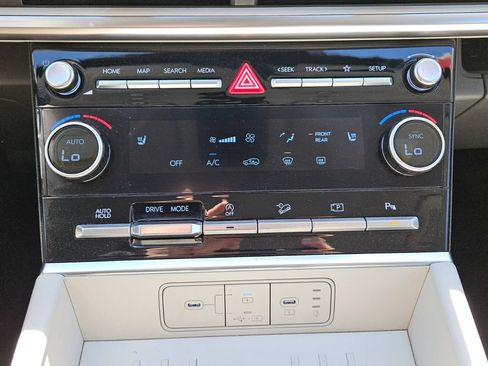 Used 2025 Hyundai Santa Fe SEL FWD image 19