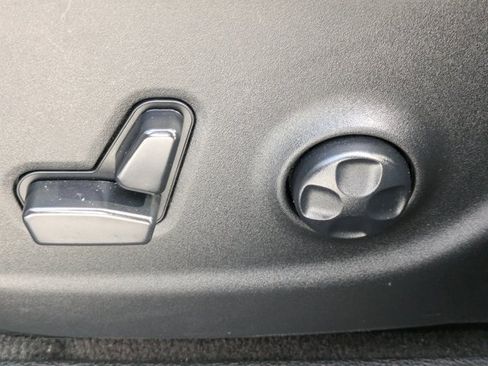 Used 2019 Jeep Cherokee Trailhawk w/ Comfort/Convenience Group image 17