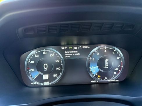 Used 2016 Volvo XC90 T6 R-Design w/ Vision Package image 10