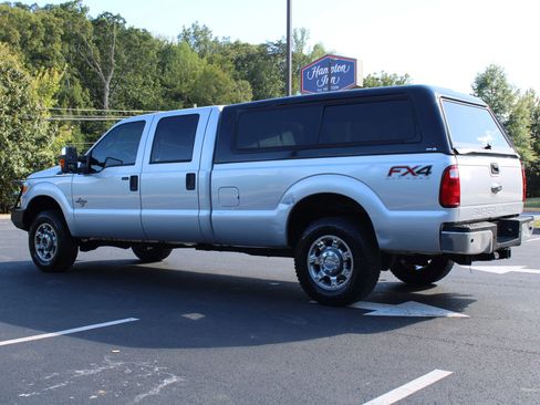 Used 2014 Ford F250 XLT w/ XLT Premium Package image 4