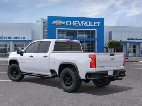 New 2026 Chevrolet Silverado 2500 ZR2 AWD/4WD image 5