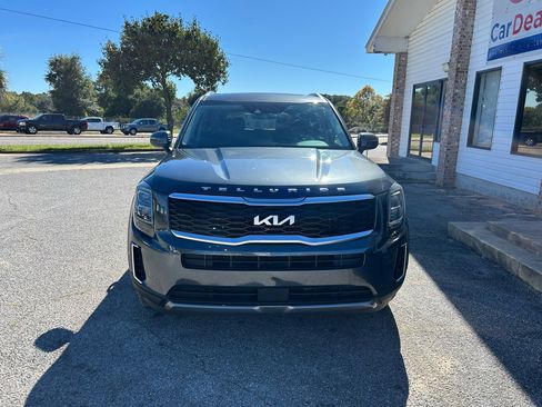Used 2022 Kia Telluride EX w/ EX Premium Package image 2