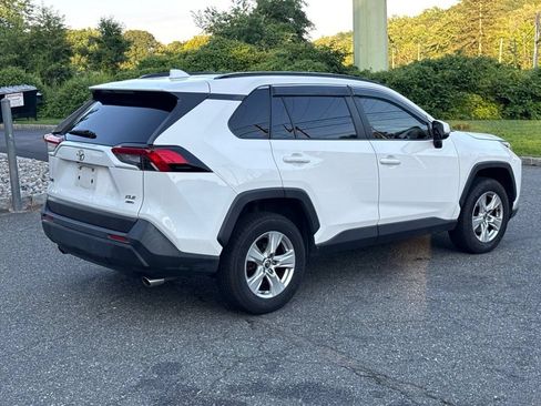 Used 2019 Toyota RAV4 XLE AWD/4WD image 7