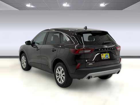 Used 2023 Ford Escape Active AWD/4WD image 2