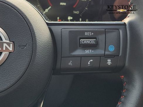 Used 2025 Nissan Kicks SR image 29