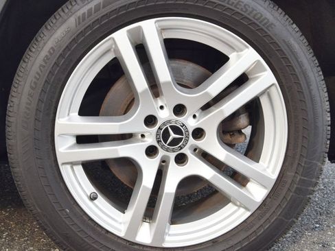 Used 2020 Mercedes-Benz GLB 250 4MATIC w/ Premium Package image 16