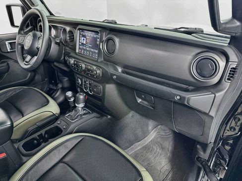Used 2023 Jeep Gladiator Sport AWD/4WD image 27