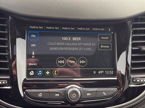 Used 2019 Chevrolet Trax LT w/ Sun & Sound Package image 18