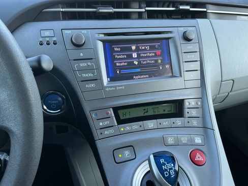 Used 2015 Toyota Prius Three image 12