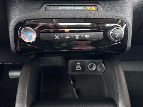 Used 2025 Ford Escape Platinum AWD/4WD image 26