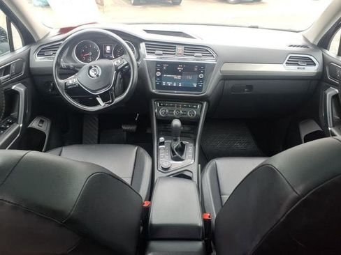 Used 2018 Volkswagen Tiguan SEL AWD/4WD image 11