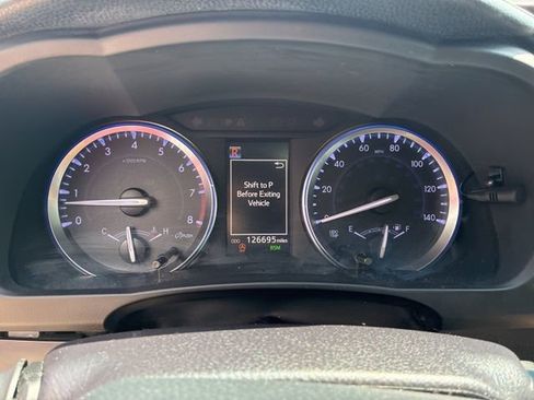 Used 2019 Toyota Highlander XLE image 27
