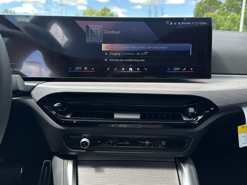 Certified 2025 BMW i4 xDrive40i w/ M Sport Package AWD/4WD image 29