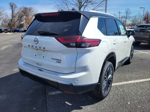 New 2026 Nissan Rogue Platinum w/ Tech Package AWD/4WD image 4