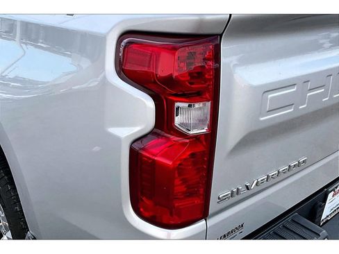 Used 2022 Chevrolet Silverado 1500 LT image 35