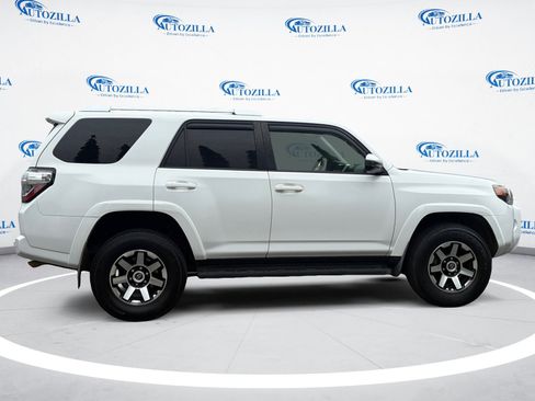 Used 2017 Toyota 4Runner SR5 image 6
