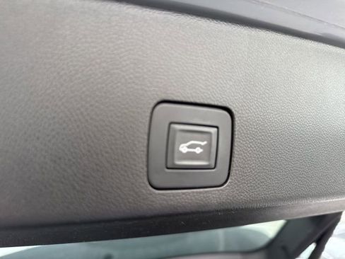 Used 2022 Buick Encore GX Essence w/ Advanced Technology Package FWD image 7