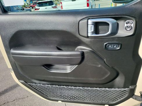 Used 2022 Jeep Gladiator Mojave w/ Trailer Tow Package image 14