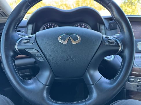 Used 2015 INFINITI Q70 3.7 w/ Deluxe Touring Package image 9