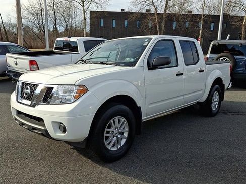 Used 2020 Nissan Frontier SV image 3