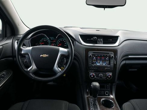 Used 2017 Chevrolet Traverse LT w/ Traveler's Package FWD image 28