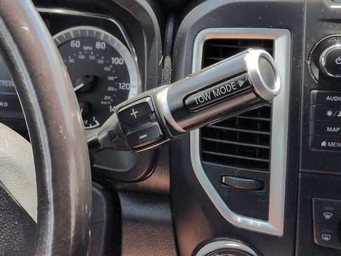 Used 2019 Nissan Titan SV w/ SV Convenience Package RWD image 27
