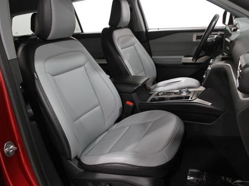 Used 2021 Ford Explorer XLT w/ Equipment Group 202A image 18