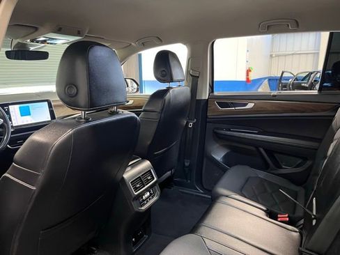 Used 2024 Volkswagen Atlas SE image 17