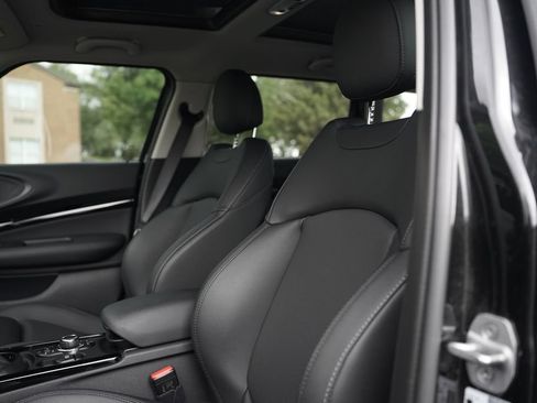 Certified 2024 MINI Cooper Clubman S AWD/4WD image 9