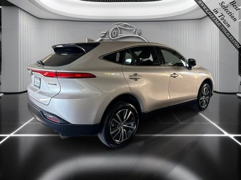 Used 2021 Toyota Venza LE w/ Carpet Mat Package (TMS) AWD/4WD image 5