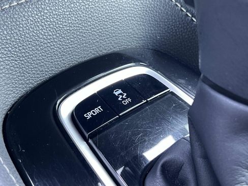 Used 2019 Toyota Corolla SE FWD image 33