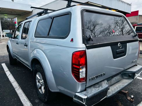 Used 2013 Nissan Frontier SV image 3