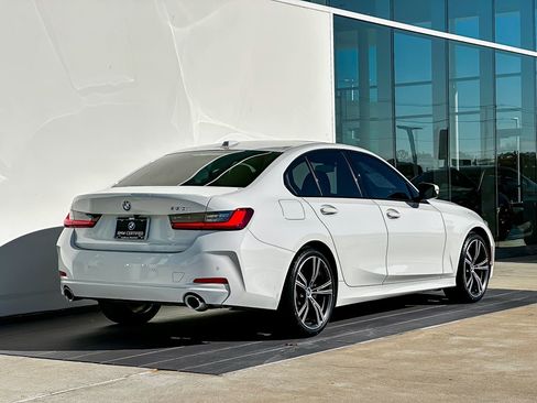 Certified 2023 BMW 330i Sedan w/ Premium Package image 4