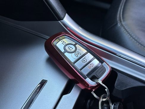 Used 2021 Ford Explorer Limited w/ Equipment Group 301A image 26