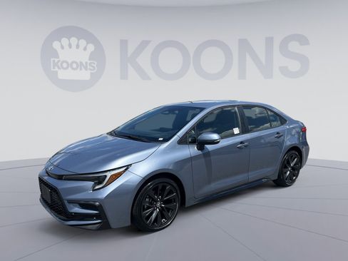 Used 2023 Toyota Corolla SE w/ Carpet Mat Package (TMS) FWD image 1