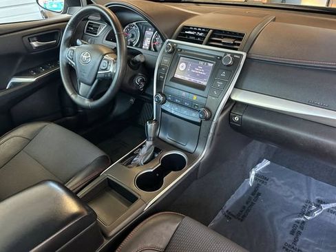 Used 2016 Toyota Camry SE FWD image 15