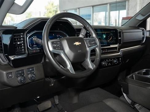 Used 2024 Chevrolet Silverado 3500 LT image 25