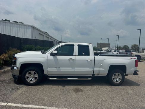 Used 2018 Chevrolet Silverado 1500 LT AWD/4WD image 2