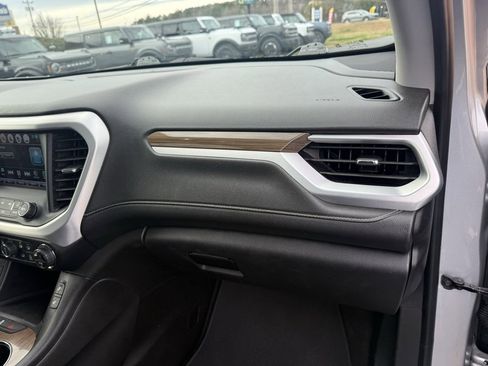 Used 2019 GMC Acadia SLE image 34