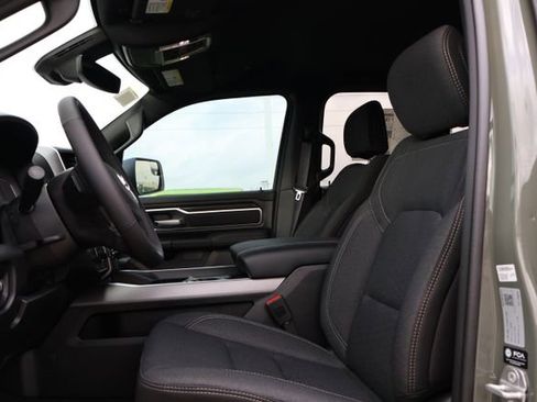 New 2026 RAM 1500 4x4 Crew Cab image 9