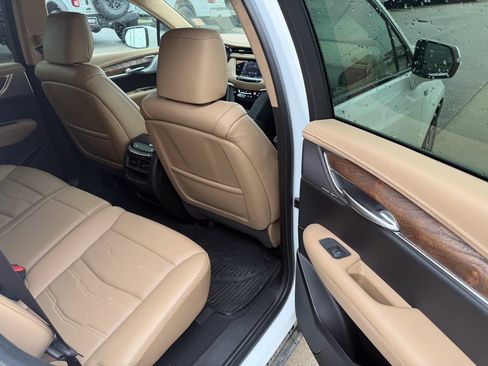 Used 2024 Cadillac XT5 Sportv w/ Platinum Package AWD/4WD image 17