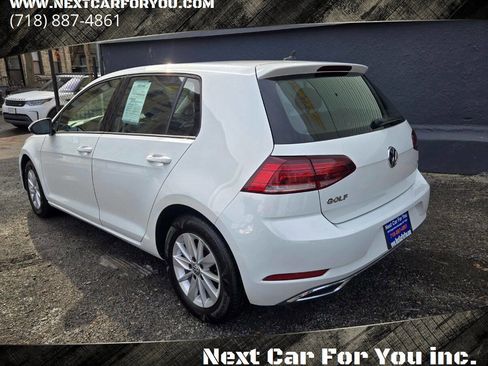 Used 2018 Volkswagen Golf S image 3