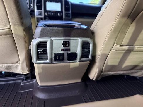 Used 2018 Ford F150 Lariat w/ Equipment Group 502A Luxury AWD/4WD image 27