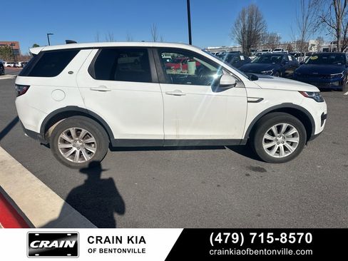 Used 2019 Land Rover Discovery Sport SE image 8