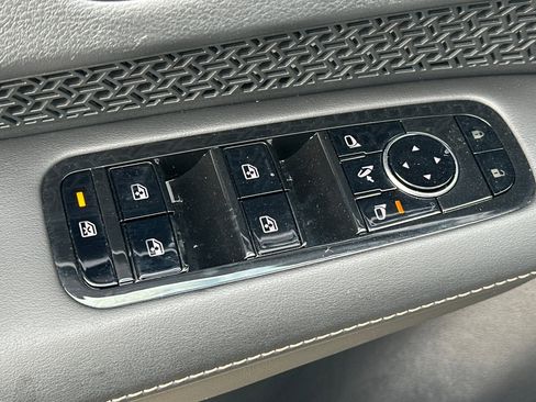 Certified 2024 Nissan Ariya FWD image 12