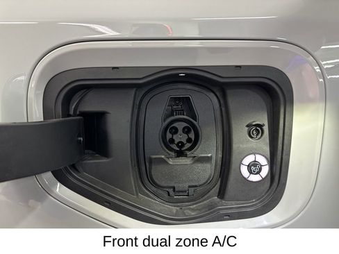 Used 2024 Ford F150 Lightning Flash image 18