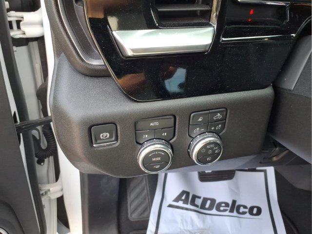 Used 2026 GMC Sierra 1500 SLT AWD/4WD image 19
