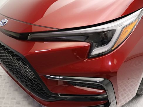Certified 2025 Toyota Corolla SE FWD image 3