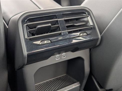 Certified 2025 BMW 530i image 18