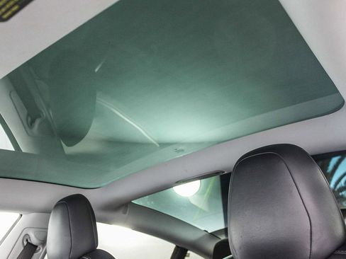 Used 2018 Tesla Model 3 Long Range image 26